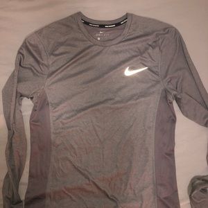 Nike dry fit, gray longsleeve shirt